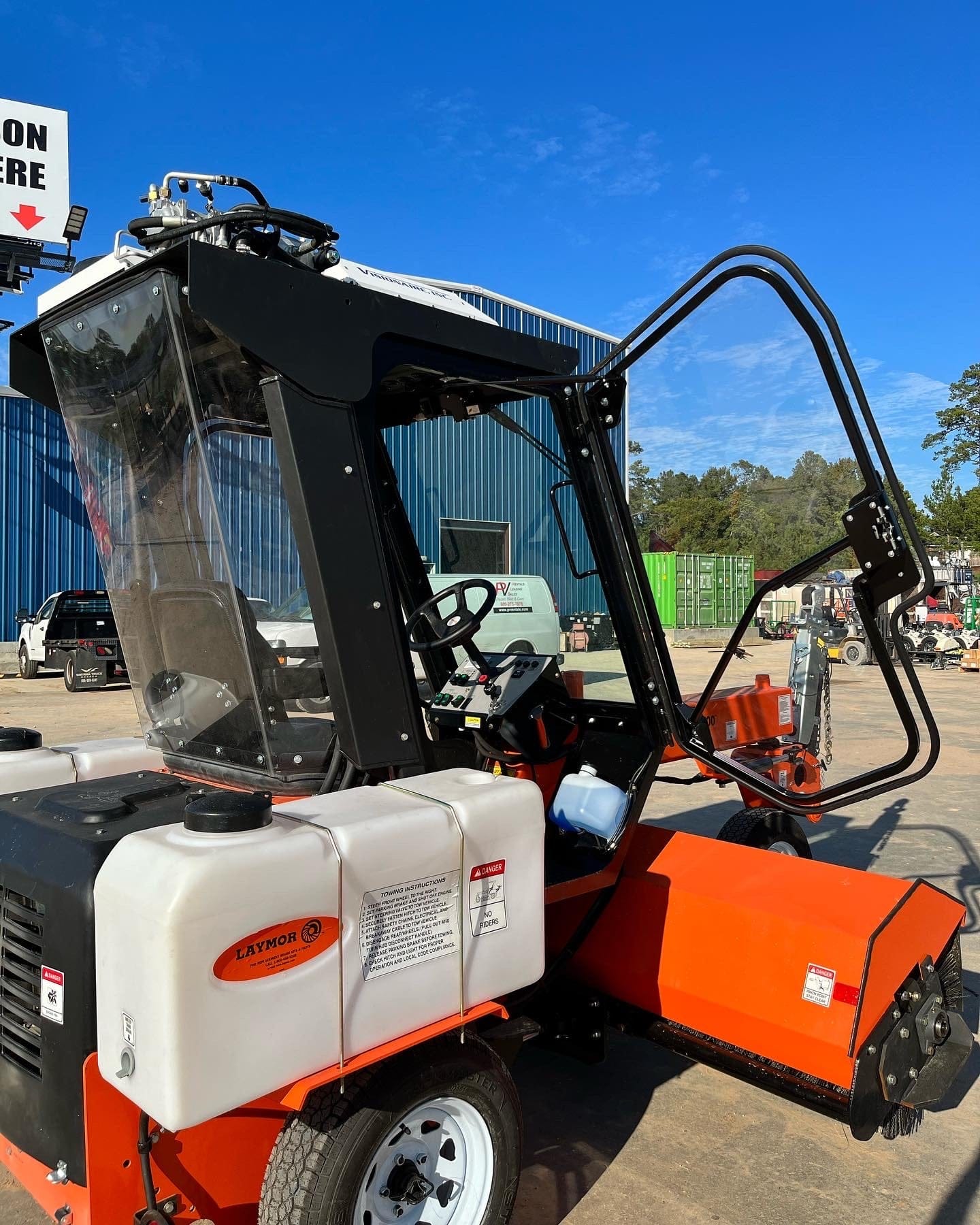 LayMor SweepMaster 300 Closed Cab Street Sweeper with Kubota D1105 Eng 2