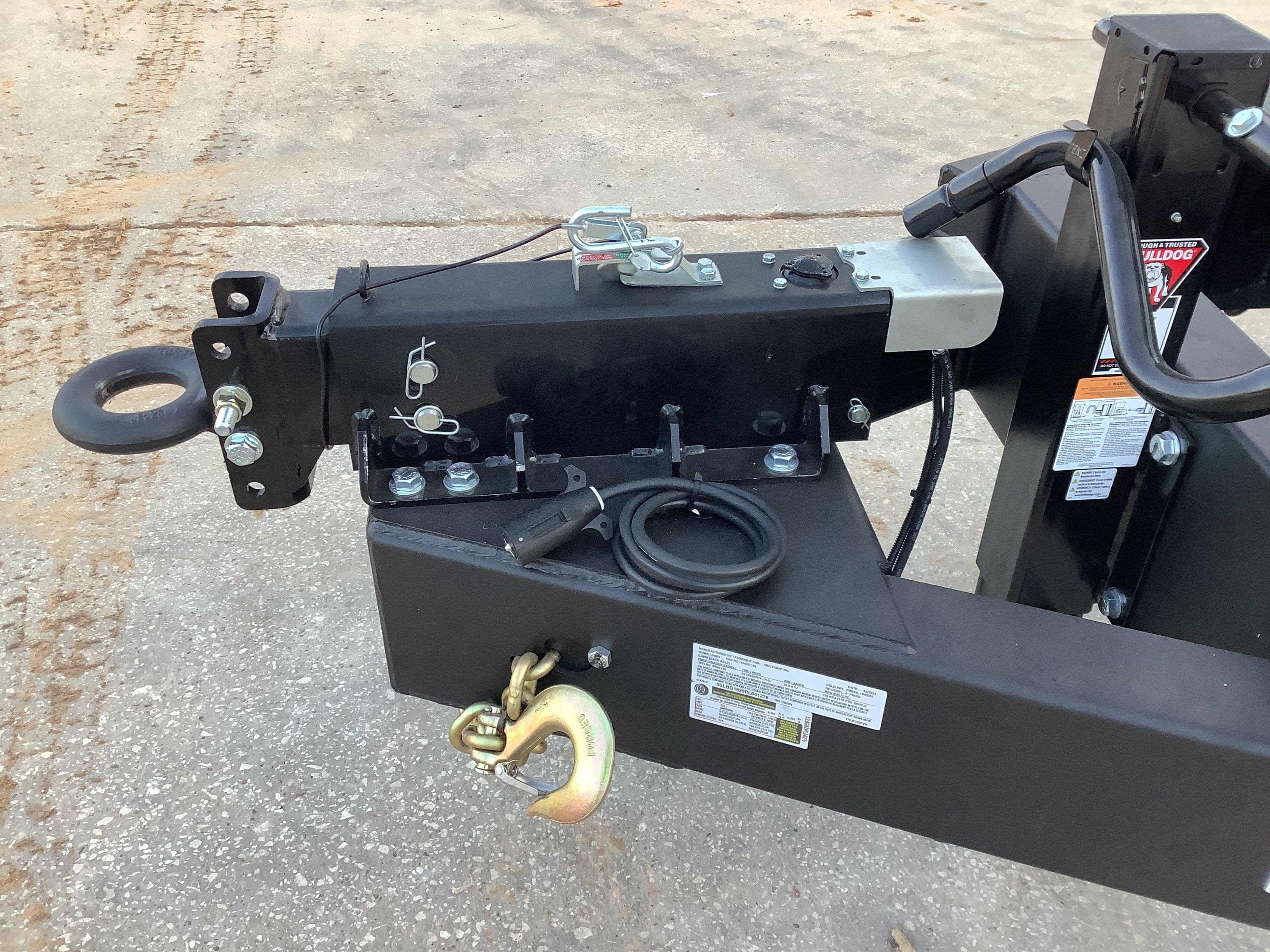 Picture of the tung atachment components.