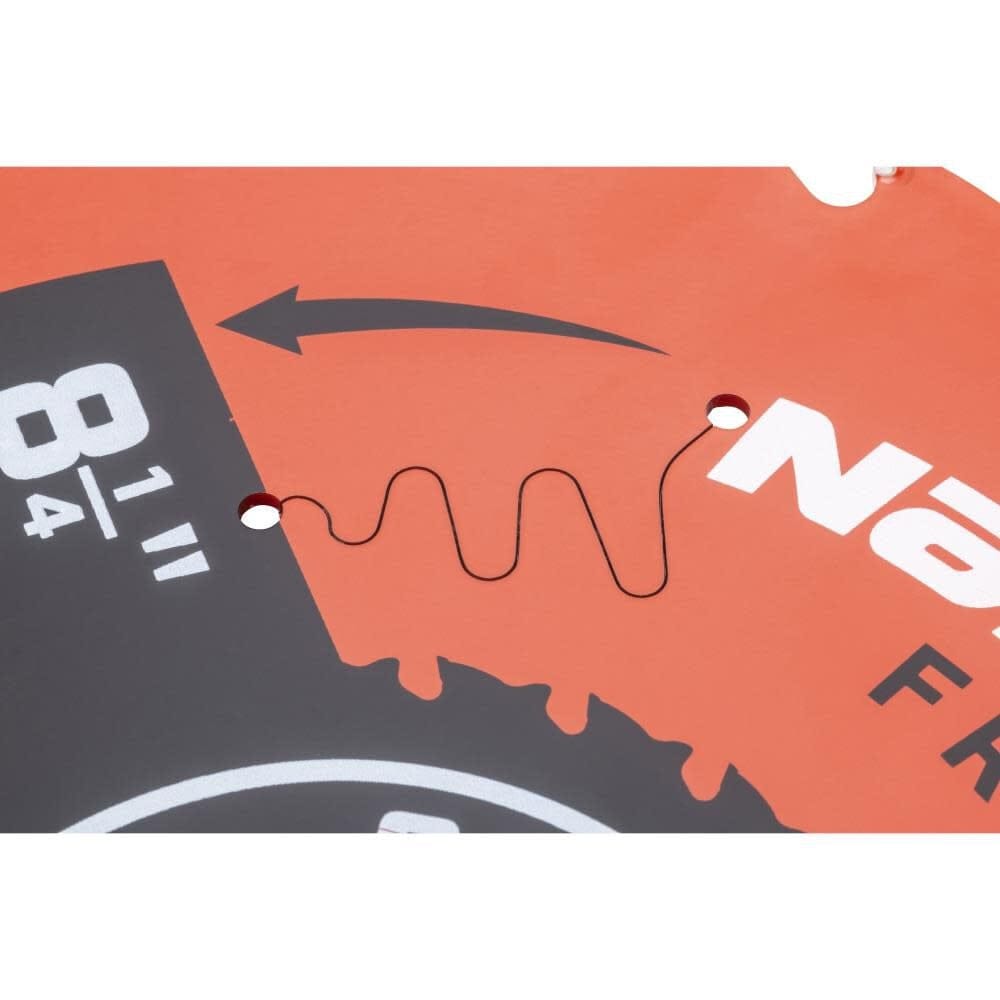 Close-up of red and black saw blade with wavy expansion slot and rotation arrow; designed for framing applications.