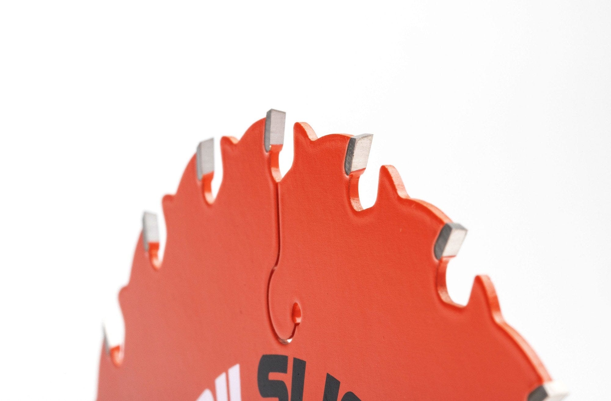 Close-up detail of the premium high-impact carbide teeth on the Crescent NailSlicer blade, demonstrating the specialized grind engineered to slice through tough framing lumber and fasteners.