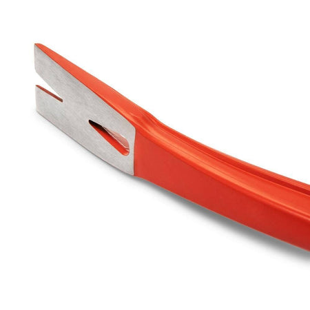 Close up view of the straight chisel end of the Crescent PB24 pry bar, displaying the precision ground tip and two built-in beveled nail slots for effortlessly pulling fasteners.