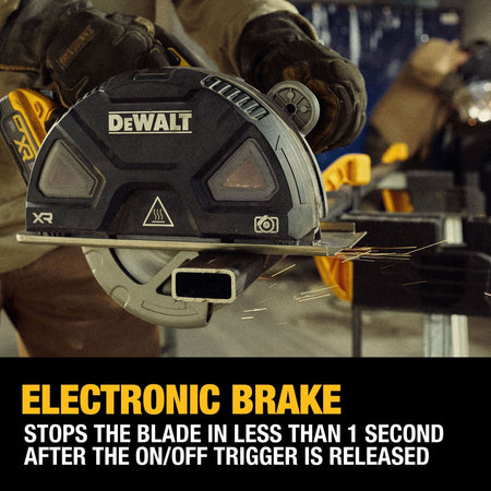 Close-up infographic of the DEWALT DCS383H1 cordless circular saw cutting a structural steel tube with a bold lower banner highlighting the electronic brake that stops the blade in less than 1 second