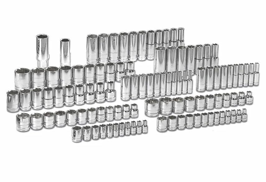 A display of the various chrome sockets included in the set, showing rows of 1/4 inch, 3/8 inch, and 1/2 inch drive sockets in both standard and deep lengths.