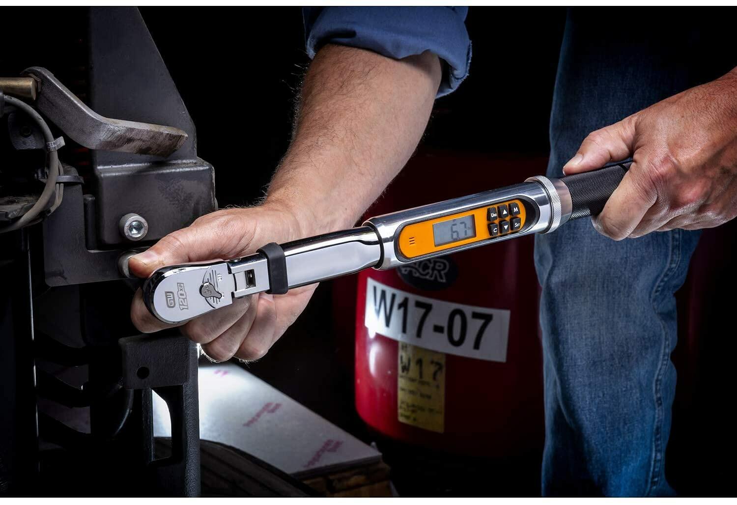 GEARWRENCH 1/2" Drive 120XP Electronic Torque Wrench with flex head and LCD display, chrome finish 250 ft-lb capacity