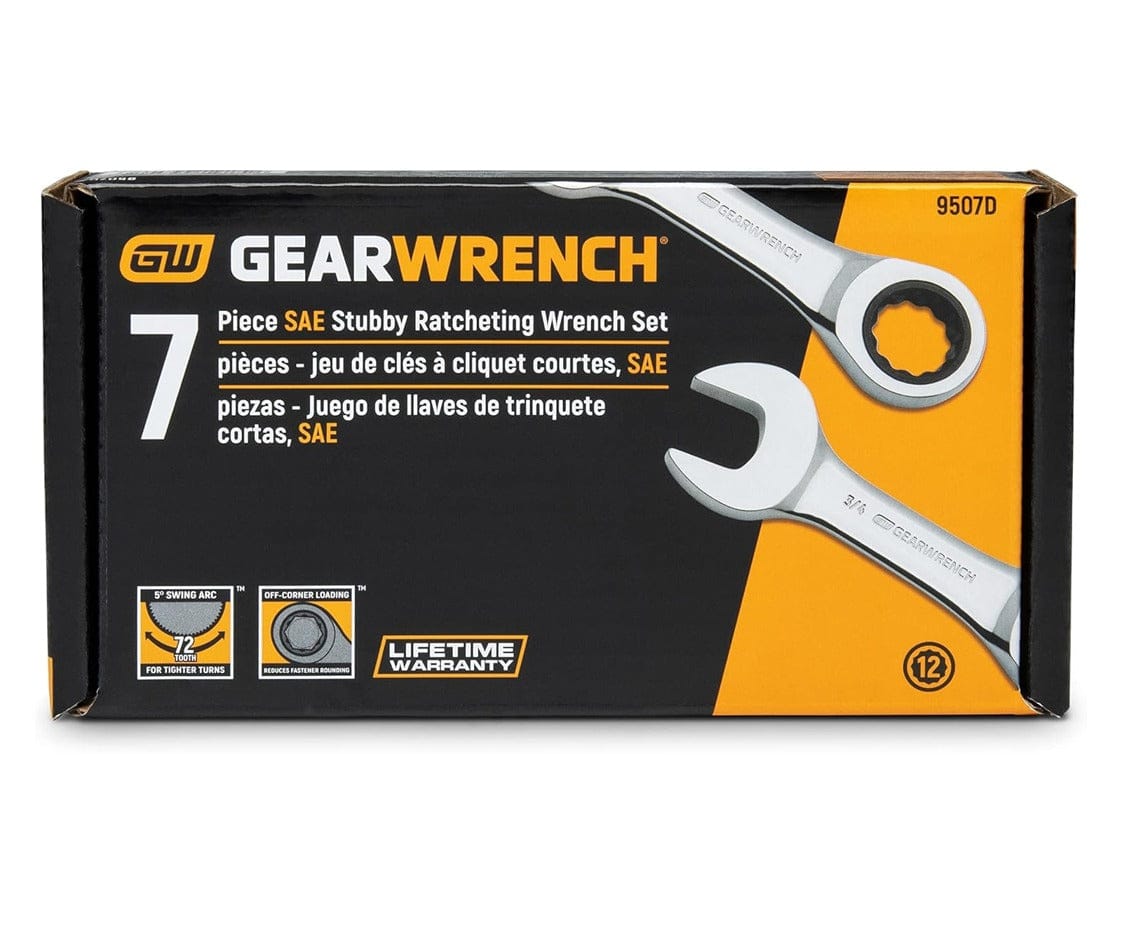 The front of the retail packaging for the GEARWRENCH 9507D 7-piece SAE stubby ratcheting wrench set, emphasizing the 5 degree swing arc, off-corner loading features, and the full lifetime warranty.