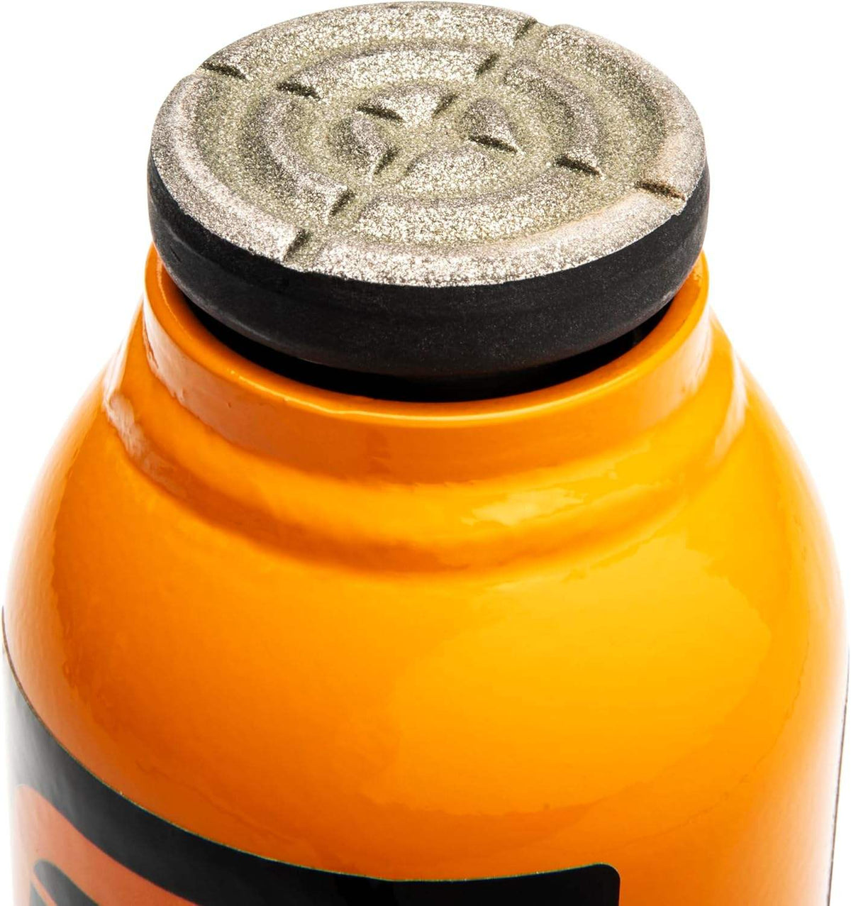 Extreme close-up of the large, high-grip saddle on the GEARWRENCH bottle jack, featuring a textured grip coating and grooved design to provide extra bite and stability while lifting heavy loads.