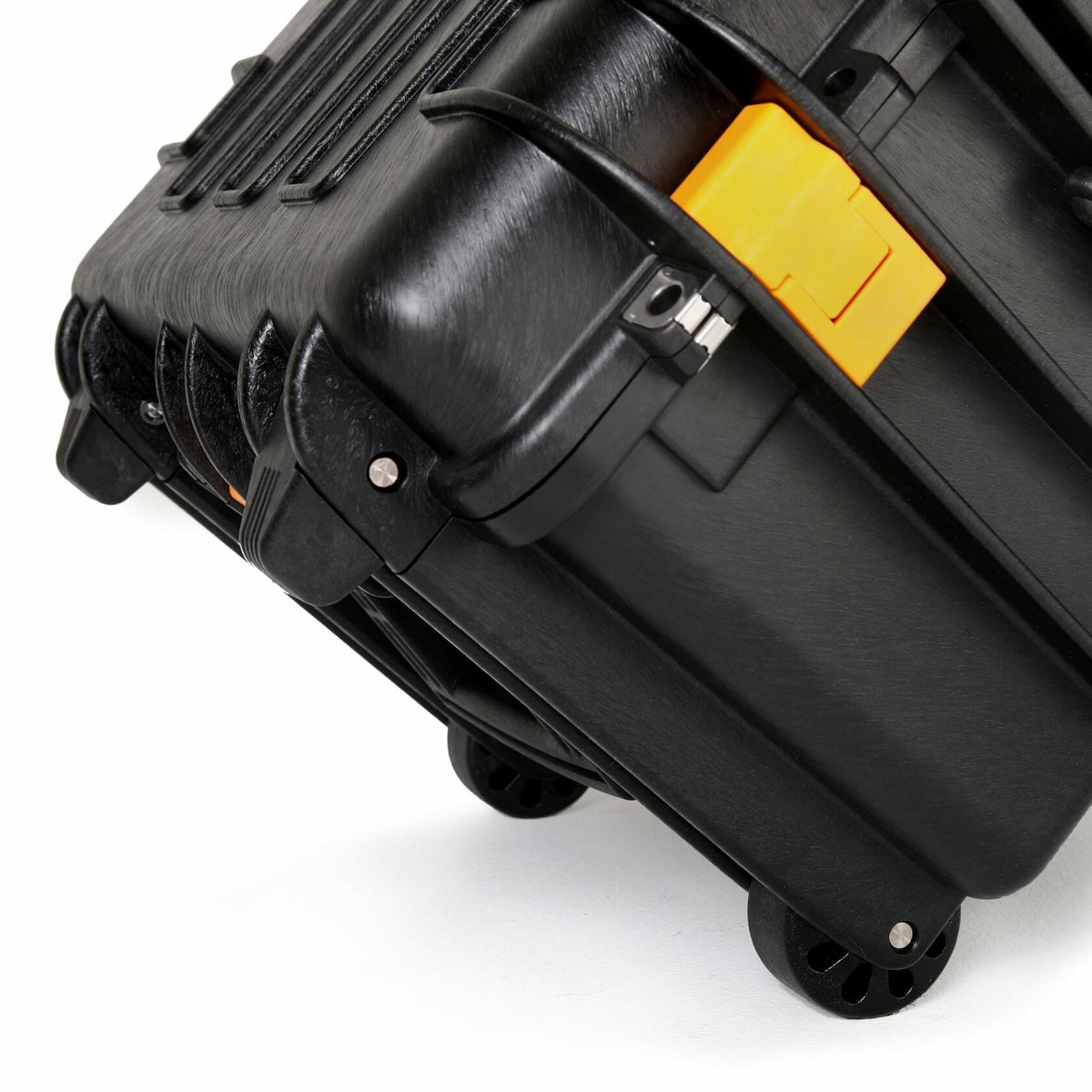 GEARWRENCH GWMP100 Heavy Duty Rolling Tool Carrier Military Grade IP67 Waterproof Case with 4 Modular Foam Trays Lockable for Mobile Mechanics