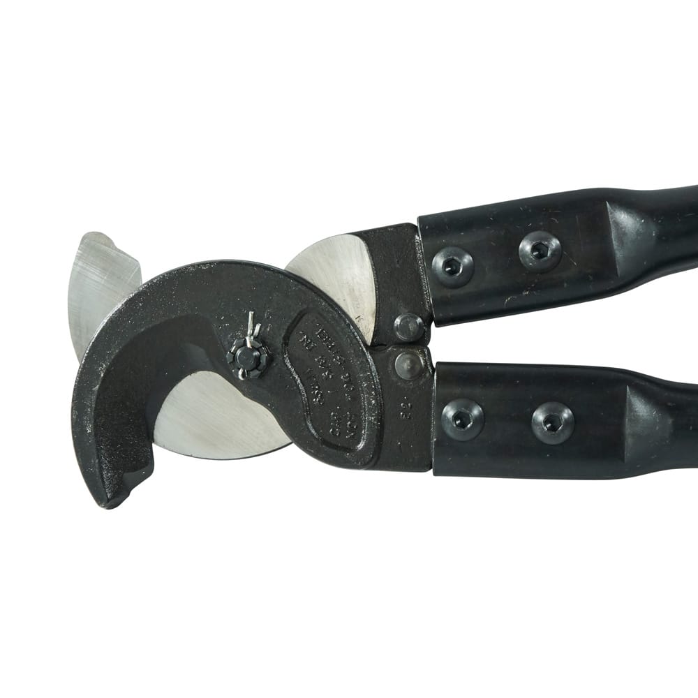 Detailed macro shot of the 25-inch cable cutter head in a closed position, emphasizing the precision-ground blades, the heavy-duty pivot bolt, and the black-oxide coated forged steel jaws designed for professional shearing.