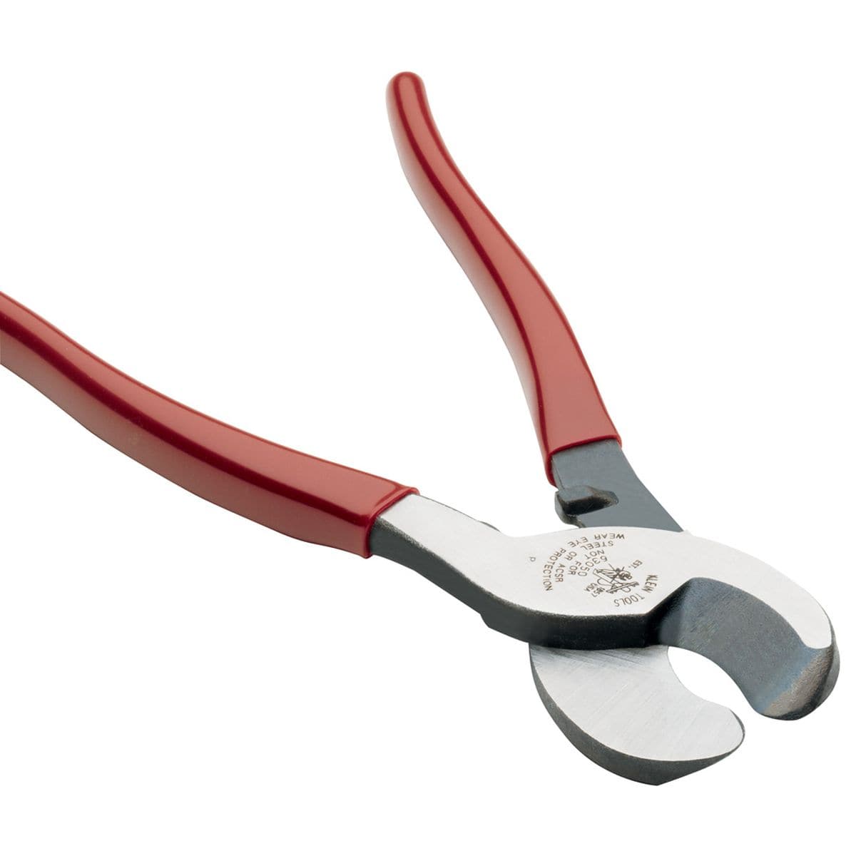 A detailed shot of the open cutting jaws, highlighting the precision-machined cutting surfaces and the industrial-strength rivet engineered to maintain blade alignment over frequent high-capacity use.