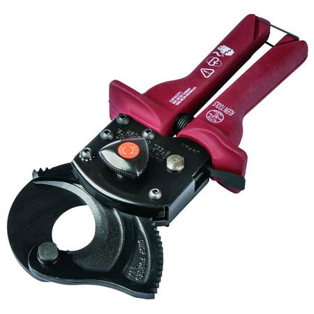 A perspective view of the compact ratcheting cutter laying flat, showcasing the heavy-duty black-oxide coated head and the specialized gear-driven mechanism engineered to shear through 1000 MCM aluminum and 600 MCM copper cable.