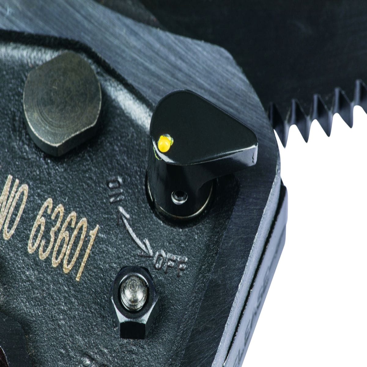 Detailed macro shot of the high-leverage gear teeth and ratchet assembly on the 63601, highlighting the industrial-strength Japanese steel construction and the smooth pivot action for repetitive jobsite use.
