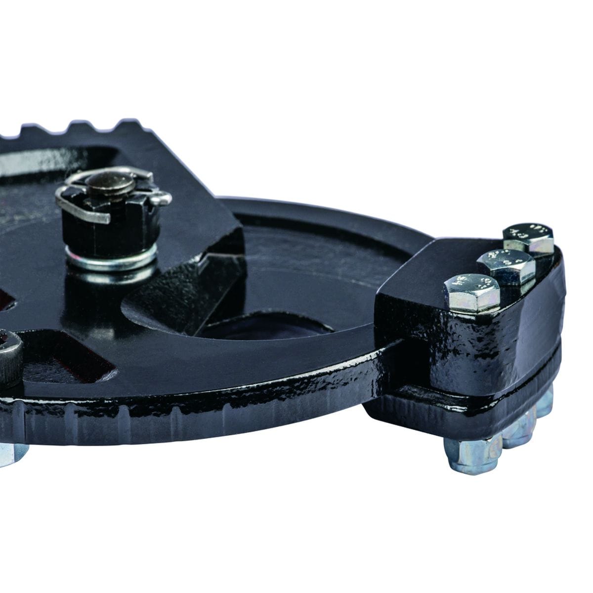 Close-up perspective of the shear-type blade tips in an open position, illustrating the deep-hook geometry designed to securely grab and hold large MCM cable and steel rods for a clean, square cut.