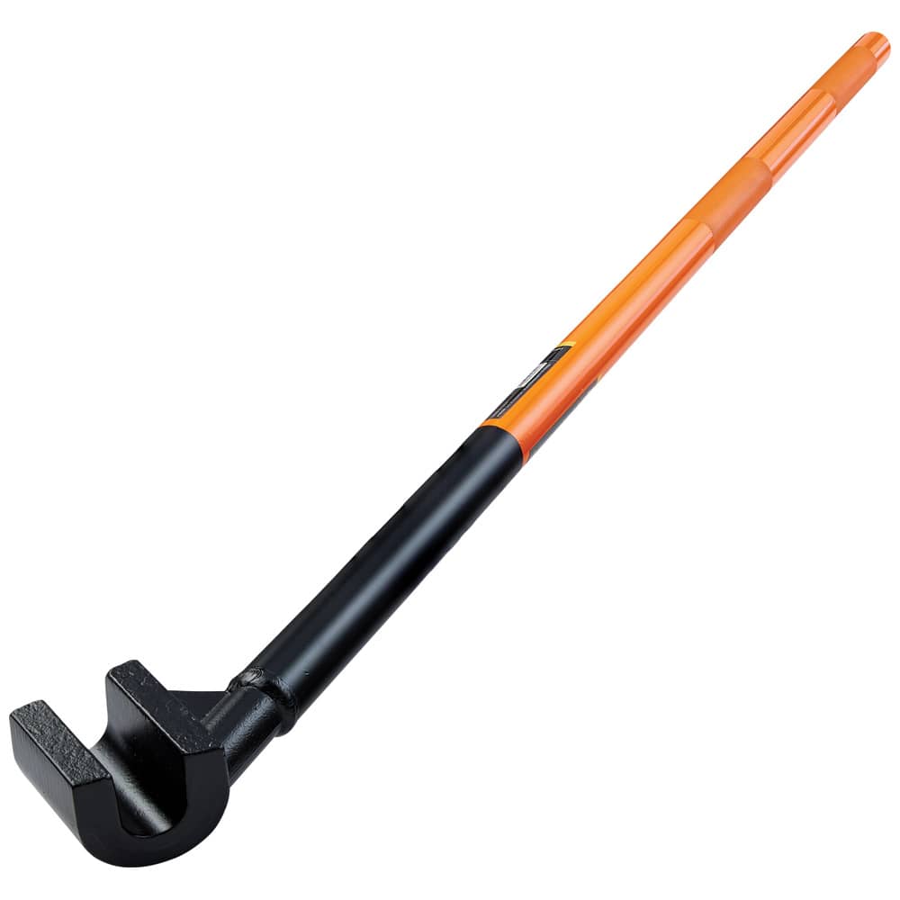 A three-quarter studio view of the Klein Tools angled rebar hickey focusing on the forged steel head assembly. The design illustrates the specialized jaw capacity used for manual shaping of 0.75-inch diameter reinforcing rods on the jobsite.