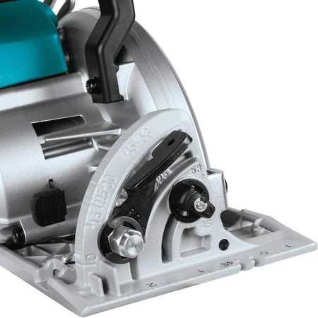 Close-up of the professional bevel scale on the Makita XSR01 circular saw, showcasing the large easy-to-read numbers and the lever for adjusting angles up to 53 degrees.