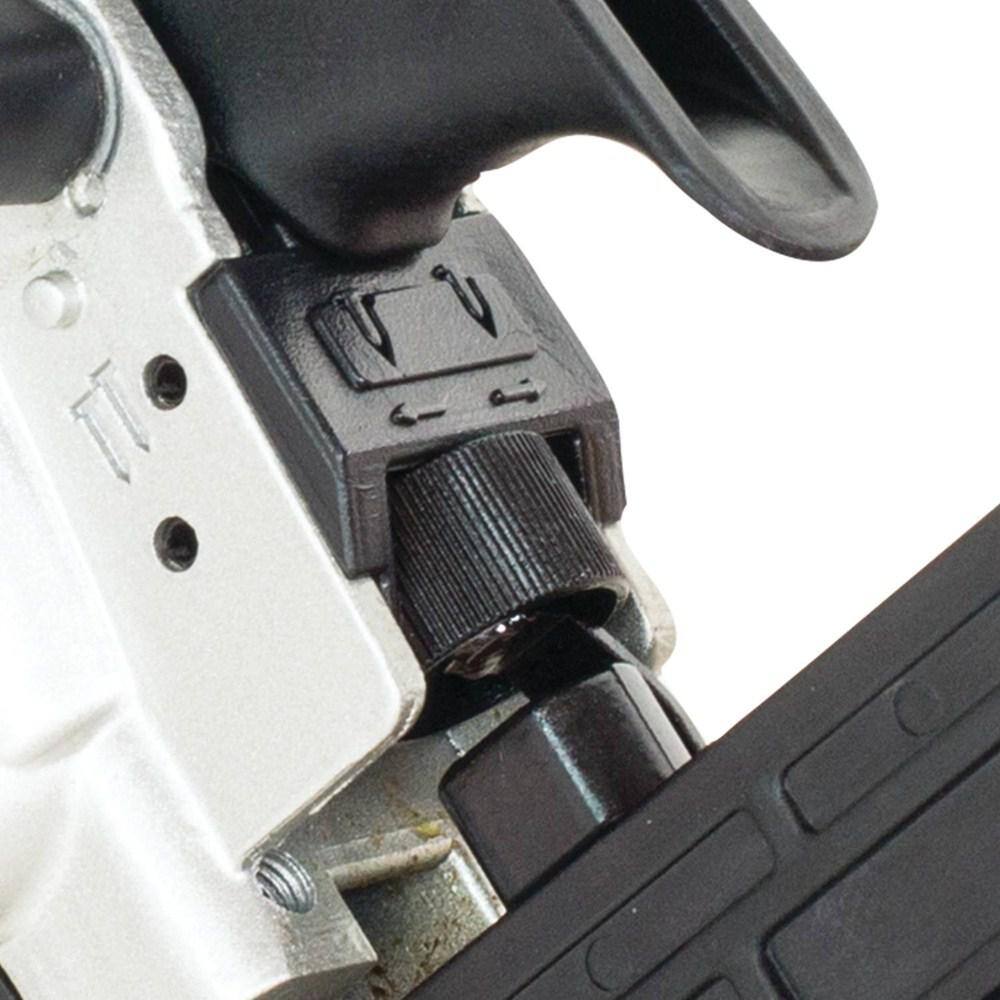 Detailed view of the easy-to-use "tool-less" depth adjustment dial on the Makita AT638A narrow crown stapler for precise flush and countersink fastening.