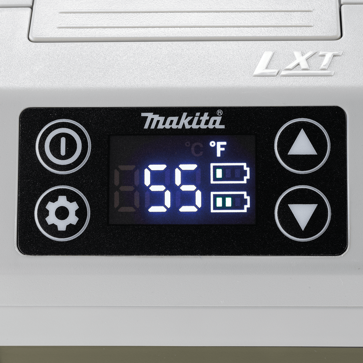 Digital LCD control panel on the Makita ADCW180Z cooler displaying an active 15°F temperature setting and dual battery charge gauges.