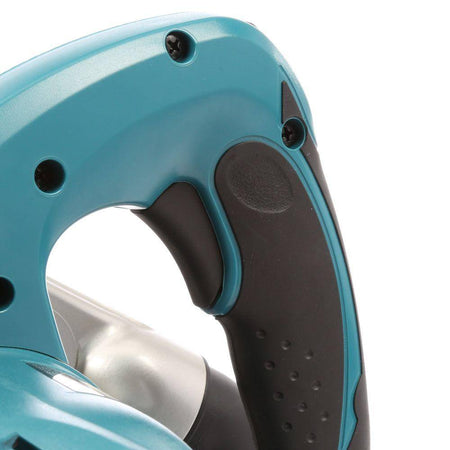 Precision close-up showing the Makita 6-1/2 inch blade aligned on the 55-inch guide rail, demonstrating the splinter-free mirror finish capability required for fine cabinetry and woodworking.