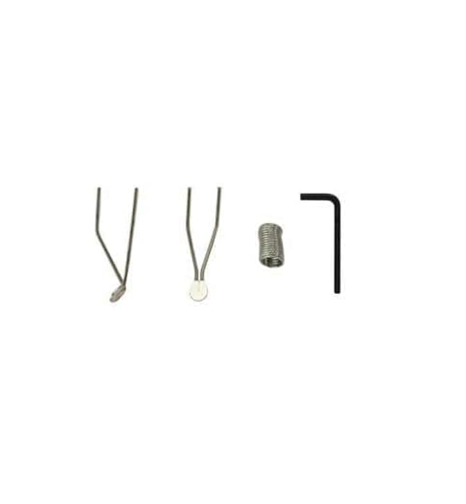 A detailed layout of the Weller D550PK accessory kit components, including a smoothing tip, a cutting tip, a flux brush, and a hex wrench for quick and secure tip changes.