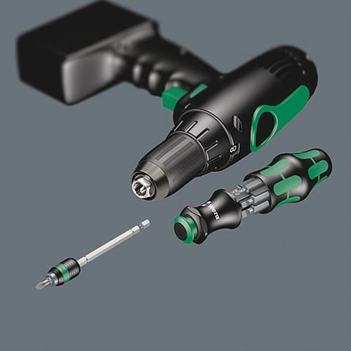 Product application diagram showing the versatility of the Wera Kraftform Kompakt 25, with the bayonet blade removed from the handle and inserted into a cordless power drill chuck for automated screwdriving