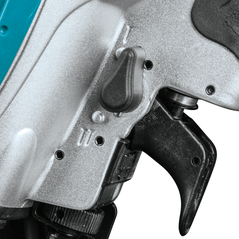Load image into Gallery viewer, MAKITA 1‑3/4&quot; Coil Roofing Nailer
