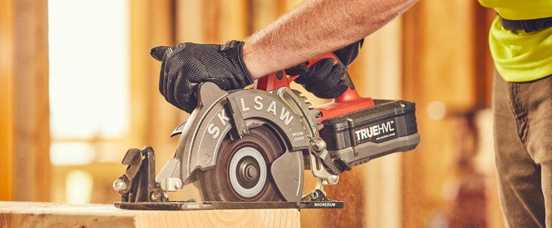 Load image into Gallery viewer, SKILSAW® 7 1/4&quot; TRUEHVL™ Cordless Worm Drive Saw
